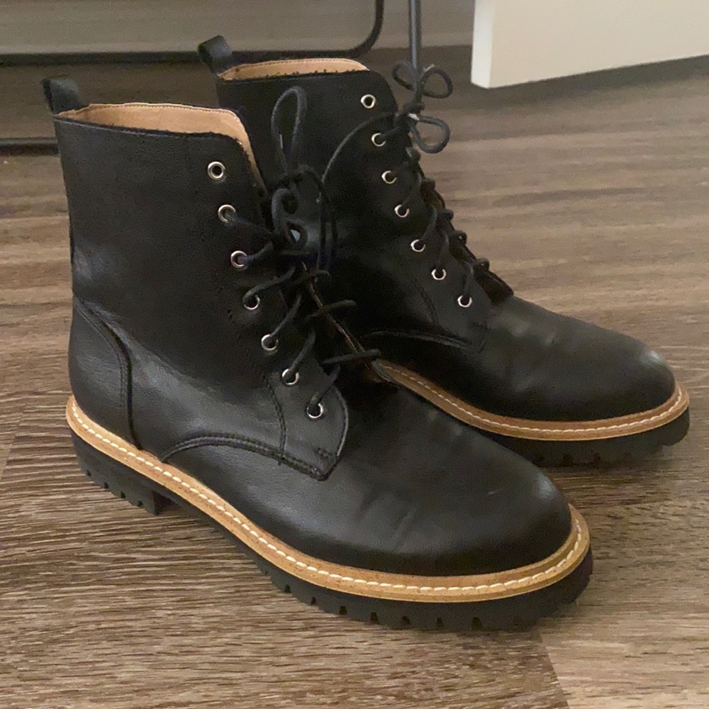 BRAND NEW black boots